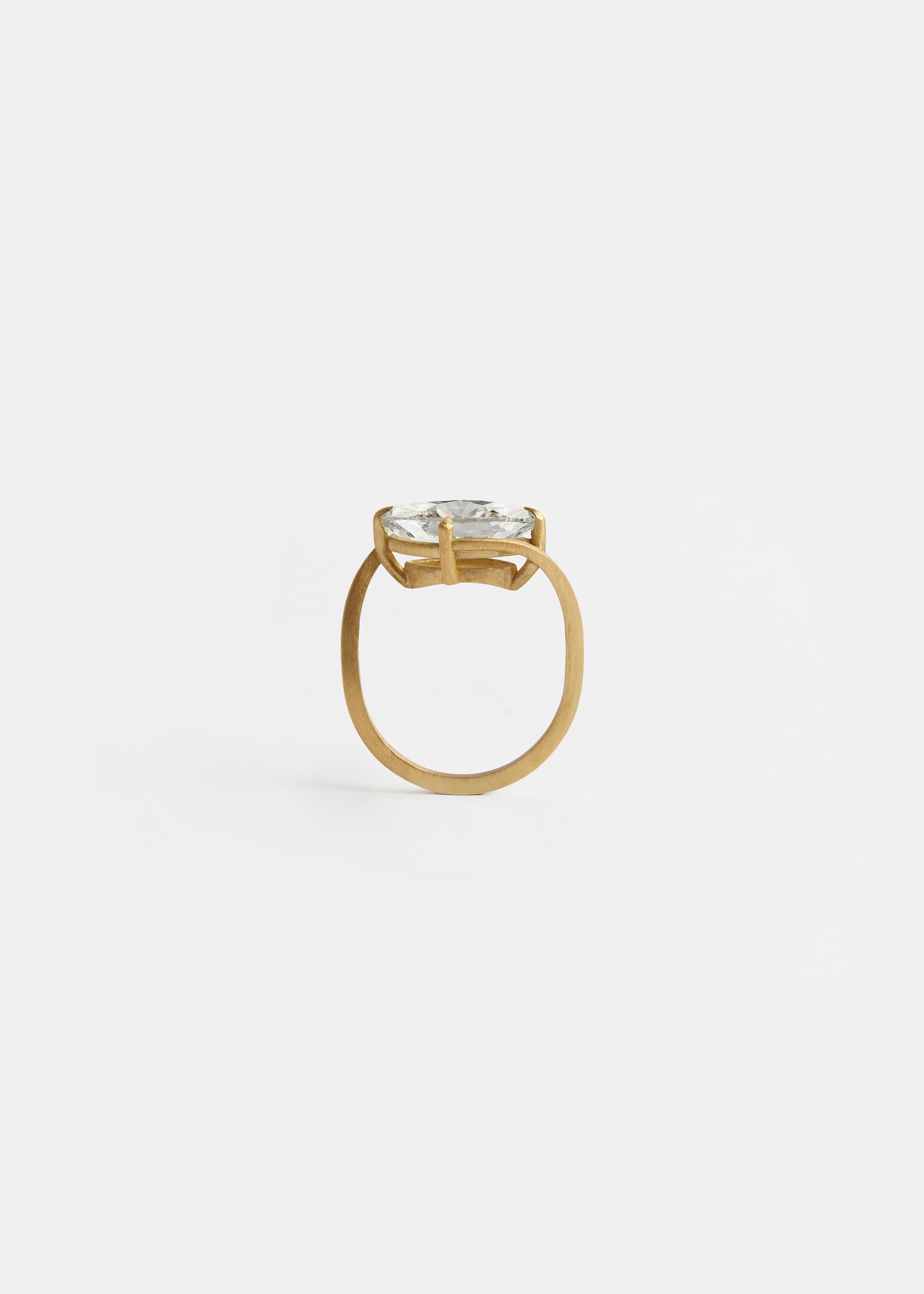 Camelia Diamond Ring